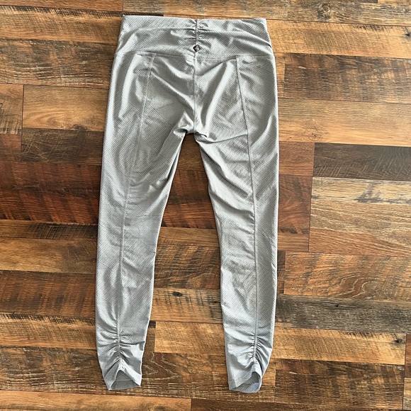 prAna Women’s Misty in Silver Jacquard Full Length Leggings - Picture 5 of 9